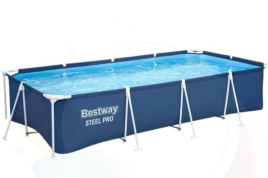 صورة مسبح كبير للأطفال والكبار